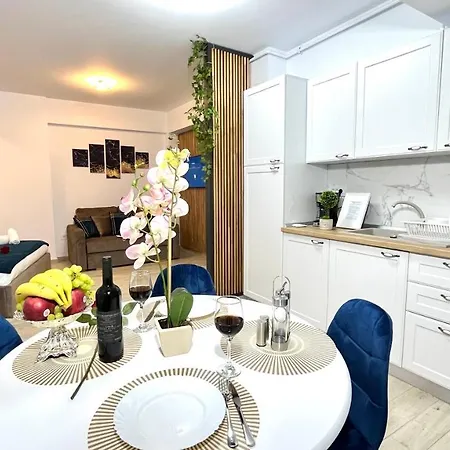 Embassy Mamaia Nord - Piscina Pe Acoperis & Parcare Gratis *