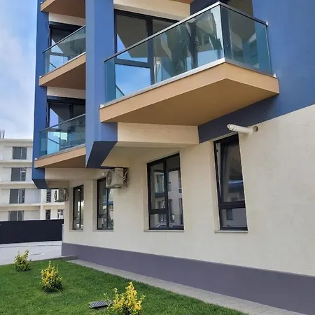 Apartman Embassy Mamaia Nord - Piscina Pe Acoperis & Parcare Gratis Năvodari