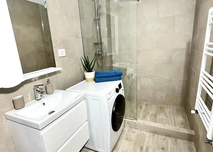 Embassy Mamaia Nord - Piscina Pe Acoperis & Parcare Gratis * Năvodari