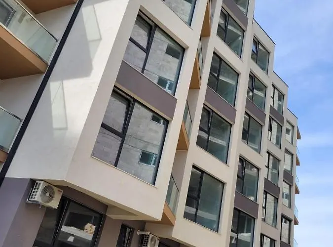 Embassy Mamaia Nord - Piscina Pe Acoperis & Parcare Gratis